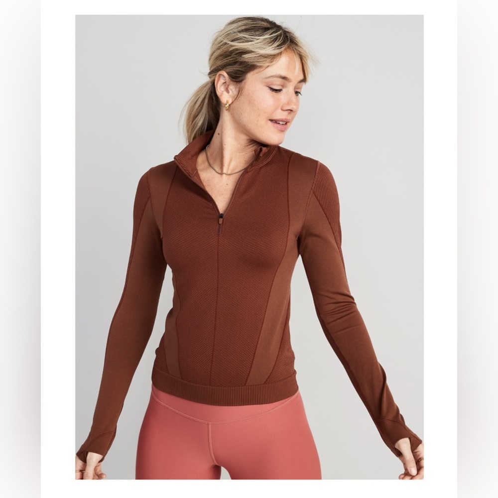 Old Navy Active Seamless Quarter-Zip Rib-Paneled Top for Women ⚫️